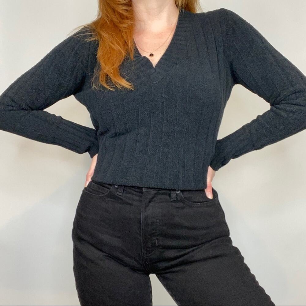 Northcrest Size Small Black V Neck Semi Fleece Textured Fitted Sweater